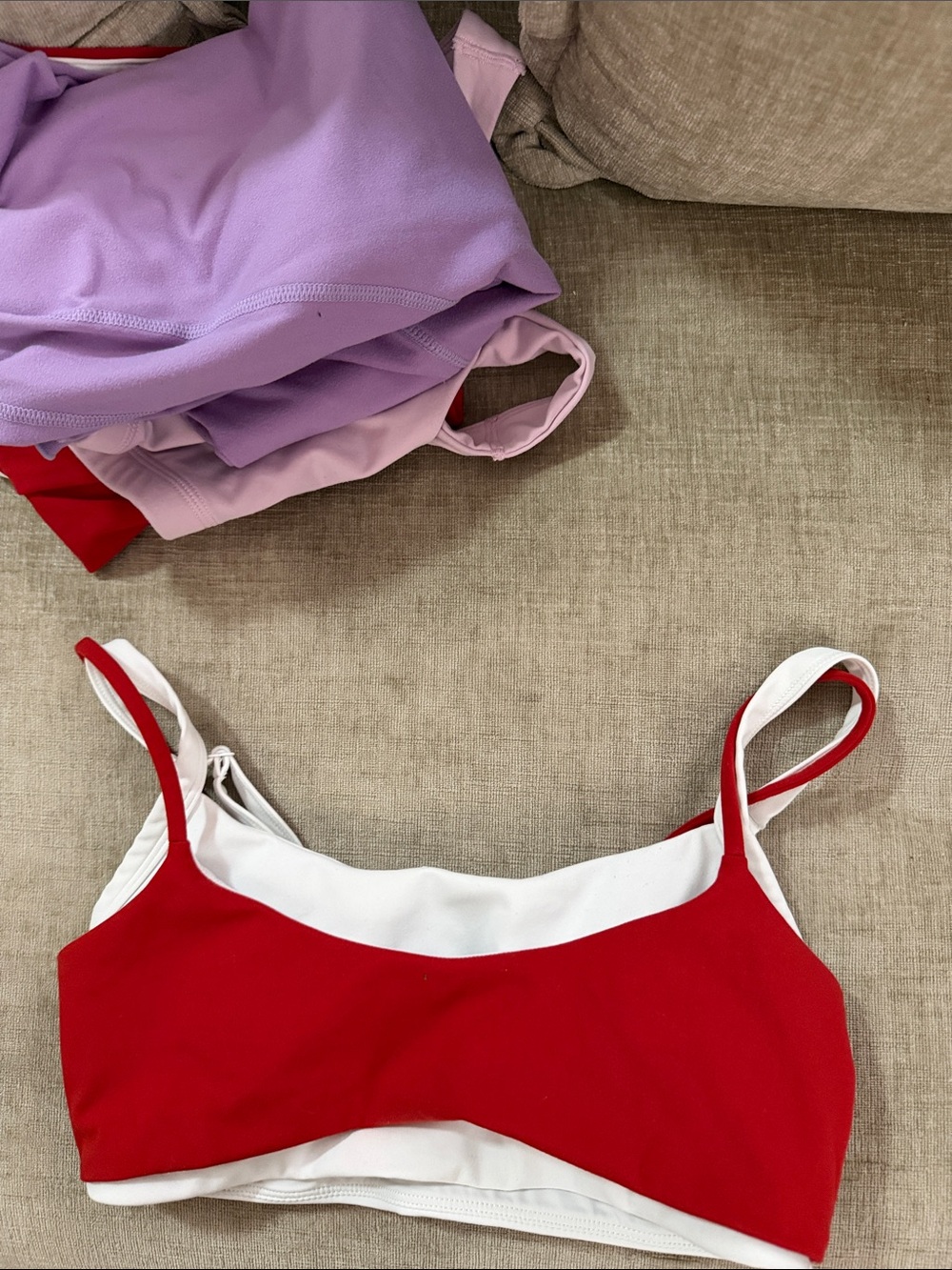 FORM RED AND WHITE SPORTS BRA